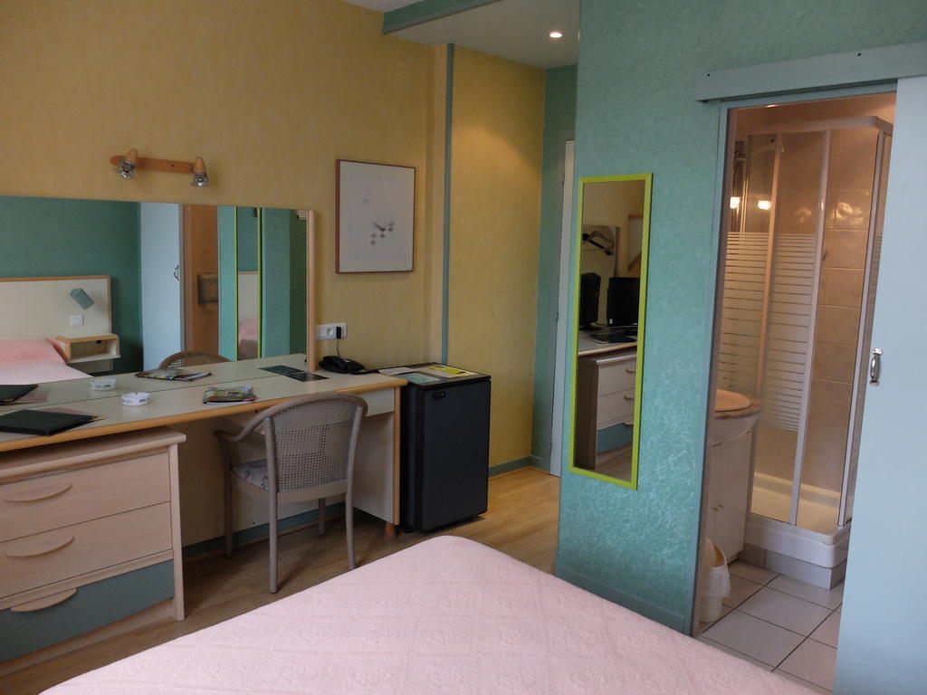 Les Messageries Hotel Saint-Flour  Kamer foto